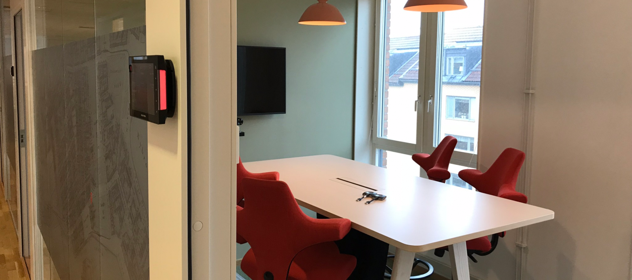 LF 4 pers bokningspanel AV utrustning konferensrum